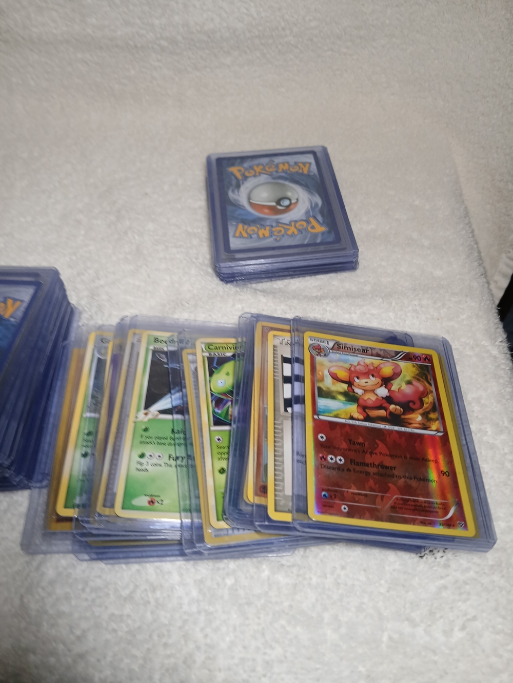 Nintendo Pokémon Blue and Purple Collectible Card Tin Box With 190 Cards - Picture 5 of 5